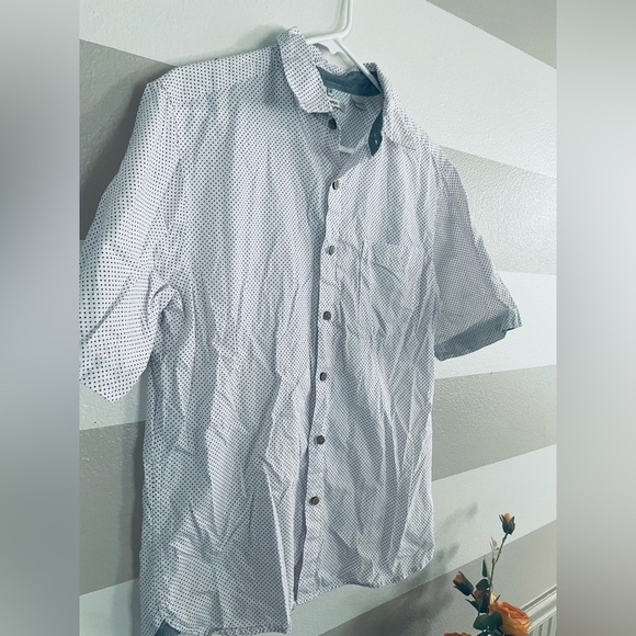 100% Cotton White and Red Casual Button Down Shirt with Classic Dots - Picture 8 of 9